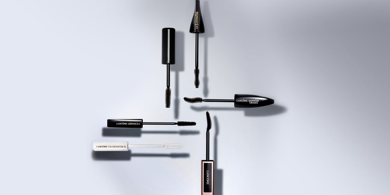Mascara bush close up of Lancôme mascaras with different mascara wands